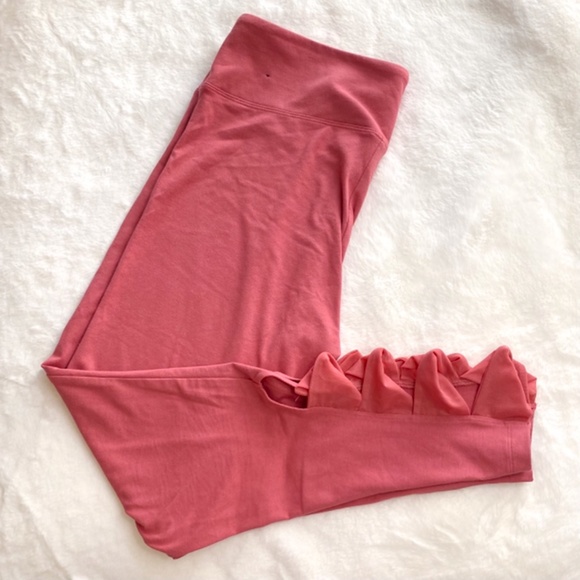 NWOT Victoria Secret Mesh Detail leggings in Large - Picture 8 of 9